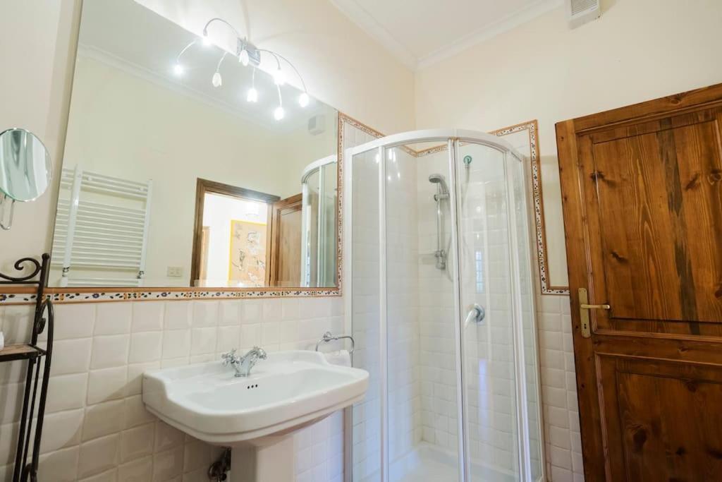 Apartment In Luxuryproperty Privatepool Garden Bbq Airc X8 Castelnuovo Di Porto Ngoại thất bức ảnh
